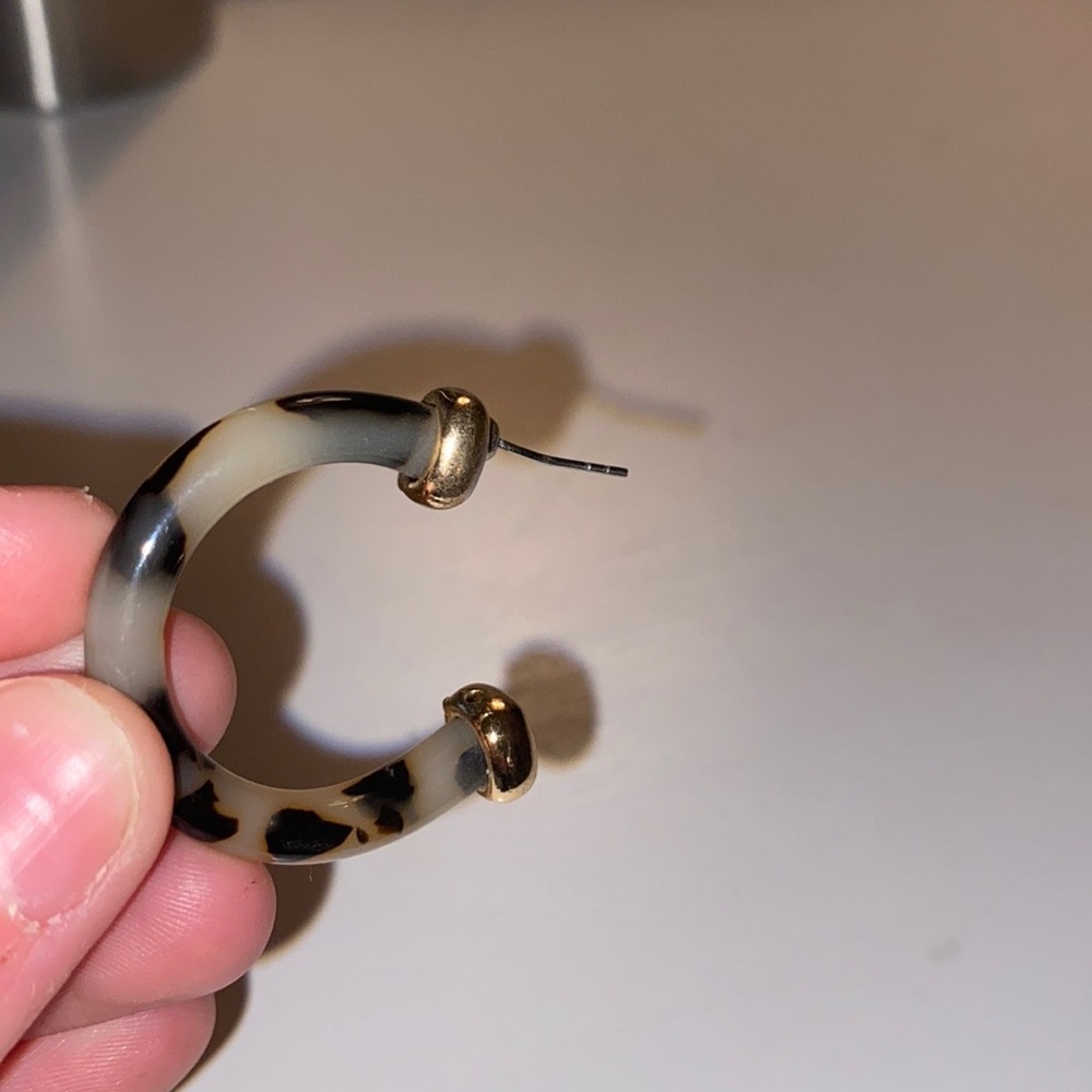 Tortoise Shell Earrings - Picture 2 of 2